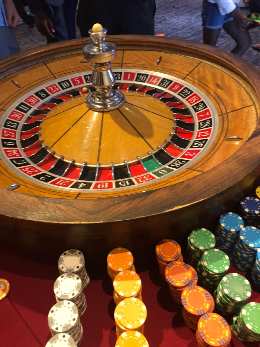 PAK Jackpot کھلاڑیوں کے لیے لائیو کیسینو سیکشن